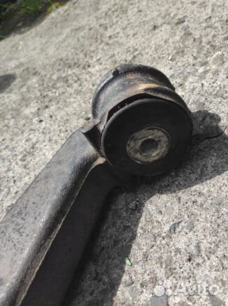 Рычаг правый задний VW T6