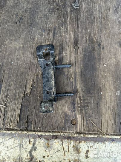 Кронштейн бокового спойлера левый Scania 1370721