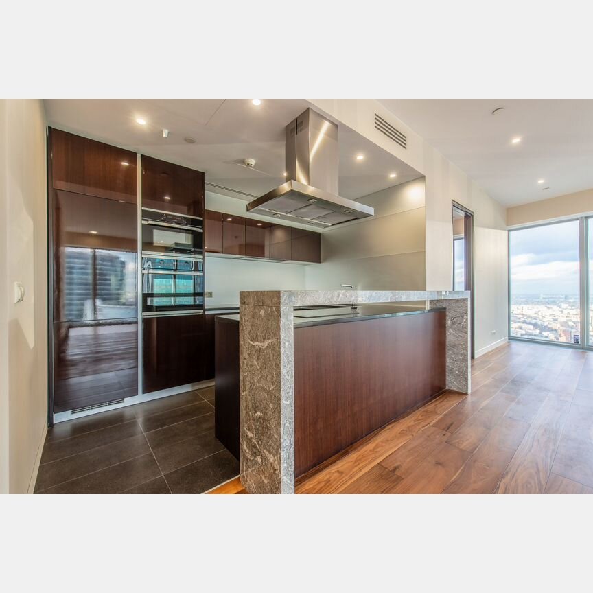 3-к. апартаменты, 159,7 м², 56/85 эт.