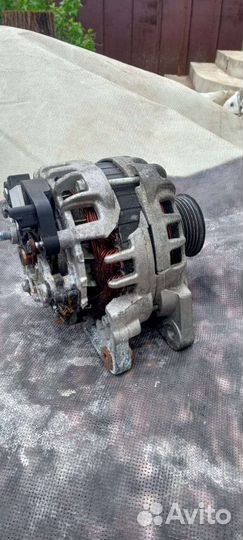 Генератор renault sandero 1,6, 2014 года