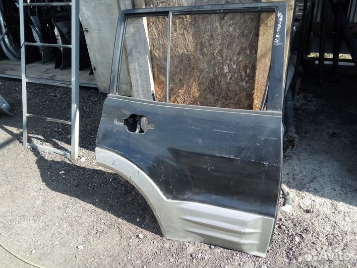 Мицубиси Паджеро Дверь задняя Прав