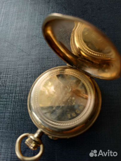 Золотые карманные часы
