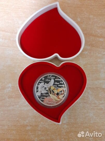 Продам Сувенирную Монету на счастье,elizabeth ll