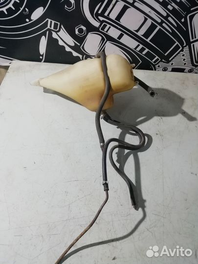 Расширительный бачок топливный BMW 5 E34