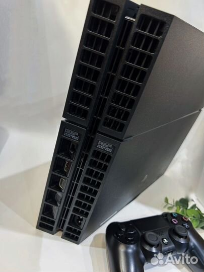 Sony PS4 + 700 игр