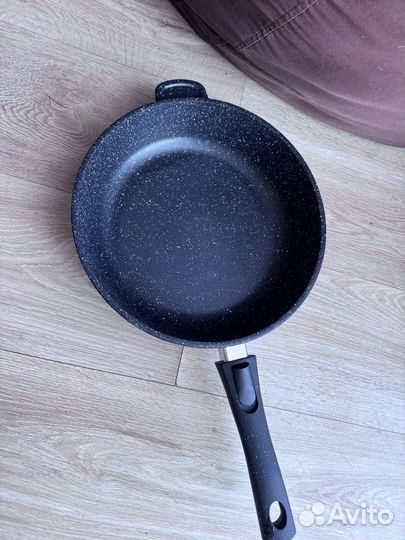 Сковородка горница новая d.28
