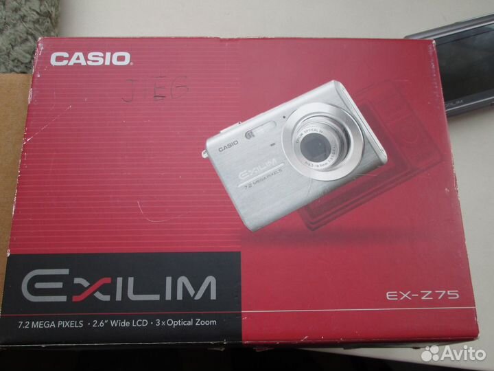 Компактный фотоаппарат casio EX-Z75