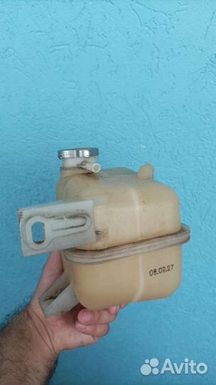 Расширительный бачок на Renault
