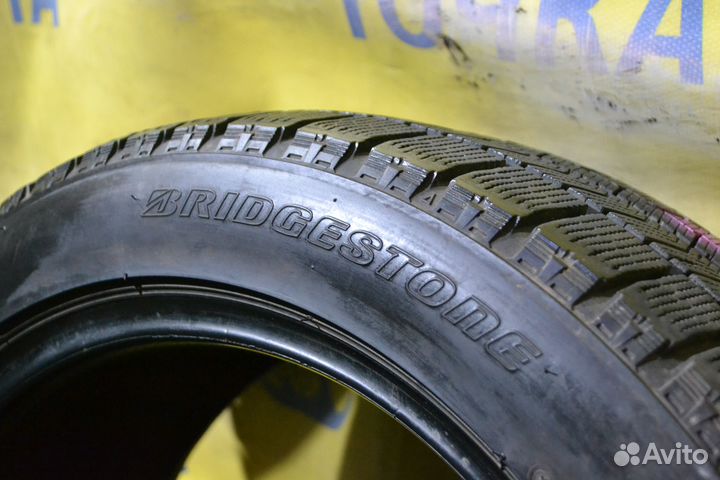 Bridgestone Blizzak VRX 215/50 R17