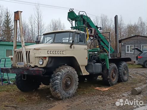 Урал лесовоз с манипулятором производства Украины