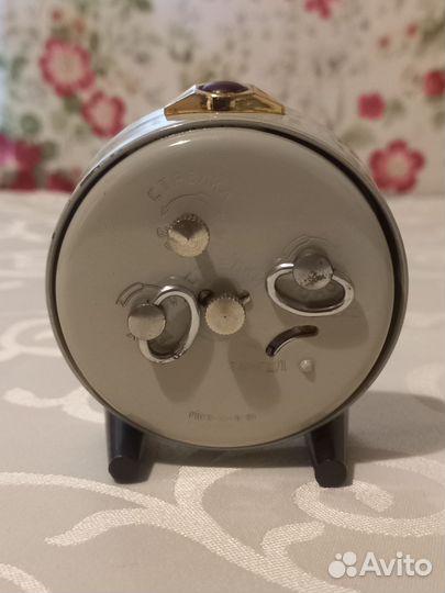 Часы будильник СССР