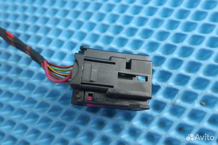 Разъем 4F0972575