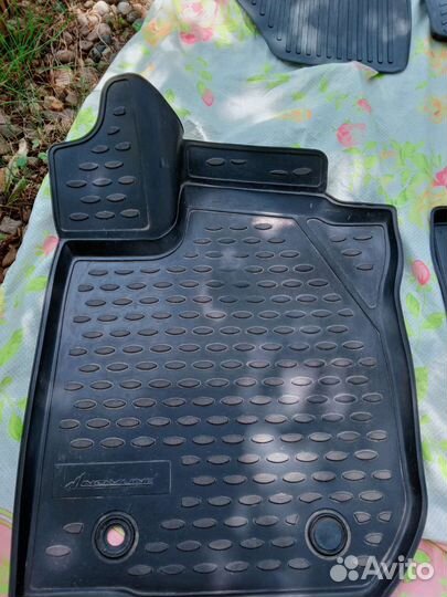 Коврики в салон рено Сандеро 2