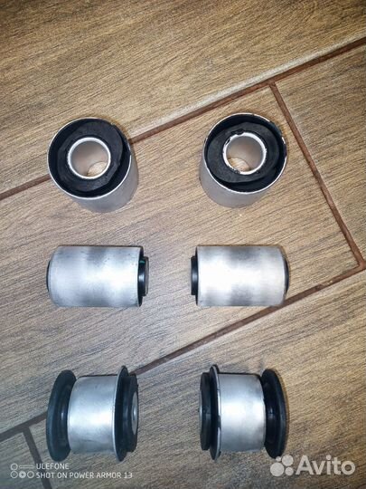 Комплект сайлентблоков рычага ниж jeep WK2 2010