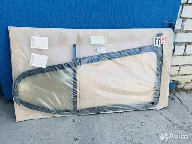 Стекло задней левой двери(Форточка)