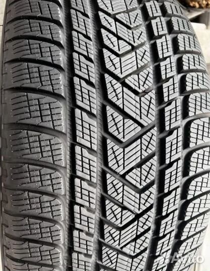 Pirelli Scorpion Winter 285/45 R21 113W