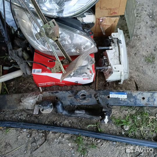 Запчасти для Мерседес 220