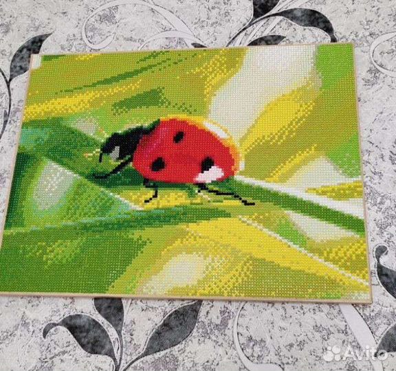 Алмазная мозаика на подрамнике 30*40 Божья коровка