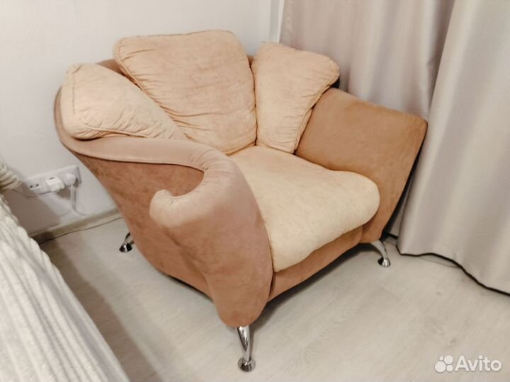 Диван раскладной и два кресла