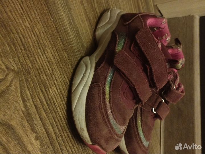 Кроссовки котофей 29