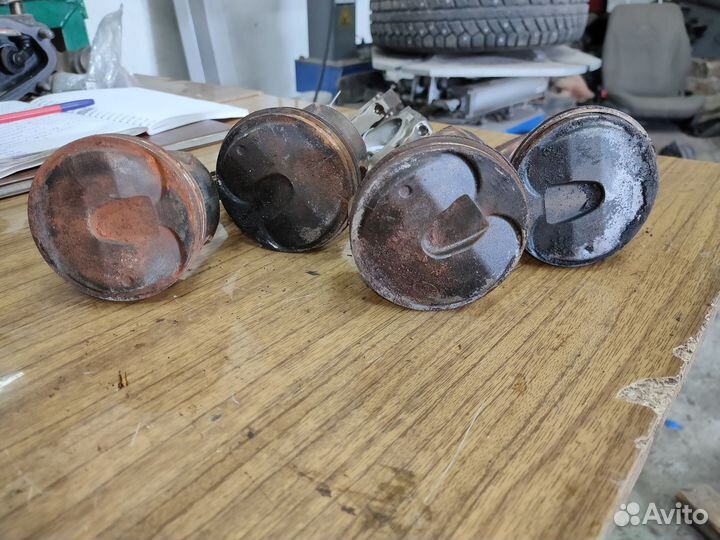 Шатун с поршнем Cadillac SRX 2