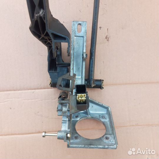 Педальный узел бмв е36 мех. кпп