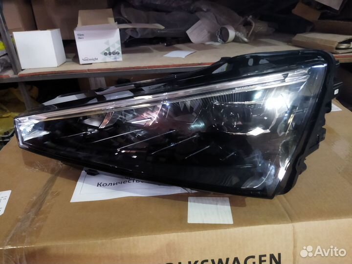 Фара левая светодиодная Skoda Rapid (новая)