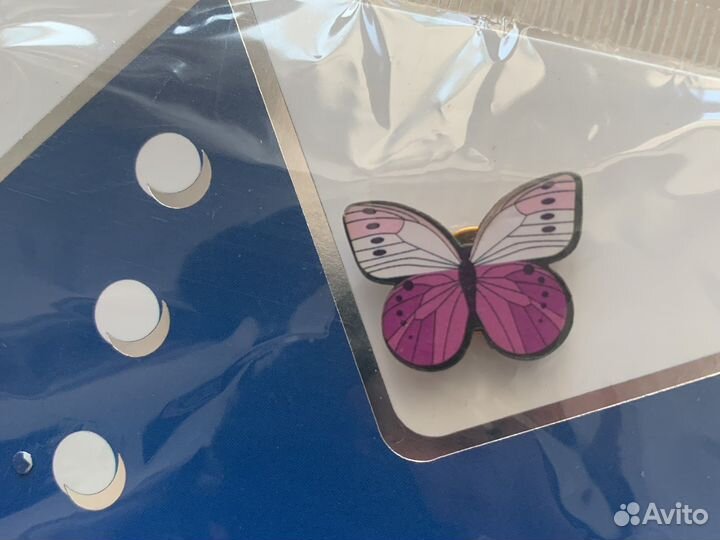 Значки на воротничок. Брошка для девочек