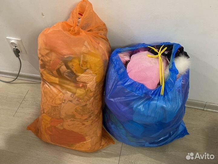 Отдам беспоатно вещи для девочки от 0 до 2х лет