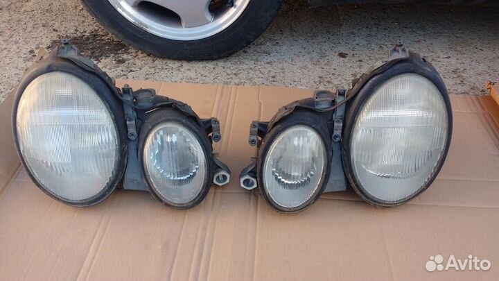 Фара Mercedes-Benz CLK-Class