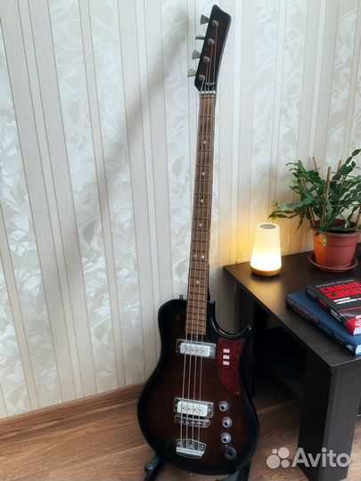 Бас гитара Урал