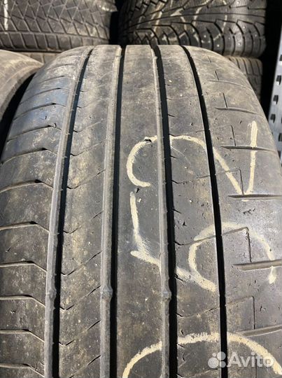 Pirelli P Zero 275/40 R22 107Y