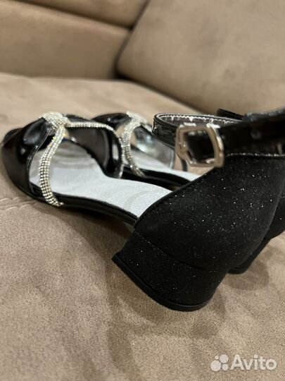 Туфли для девочки