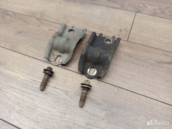 Крепление стабилизатора переднее Peugeot 308