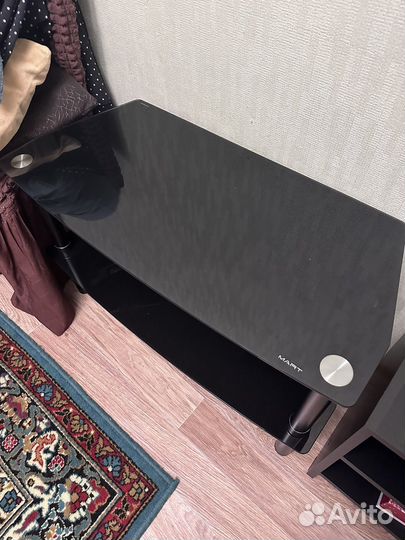 Стеклянная тумба под тв