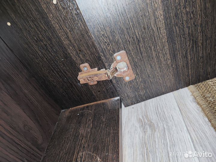 Шкаф навесной