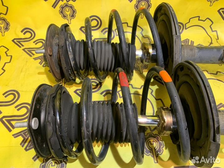 Стойки комплект передние Toyota Camry ACV30 2AZ-FE