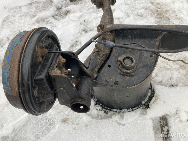 Задняя балка Logan 1