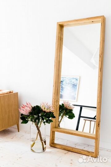 Зеркало напольное в деревянной раме