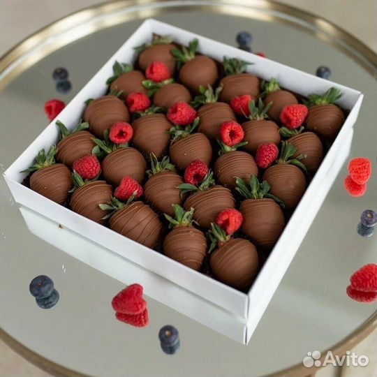 Фрукты,ягоды в шоколаде