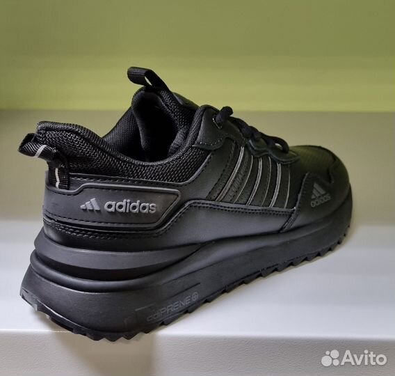 Кроссовки Adidas