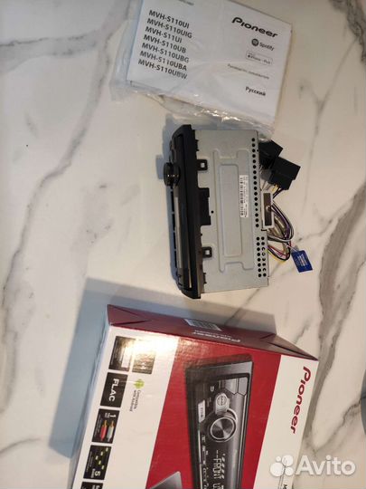 Оригинальная магнитола Pioneer MVH-S110UBW
