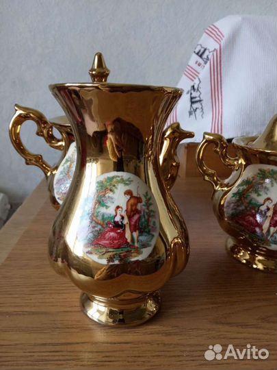 Два чайно -кофейных сервиза