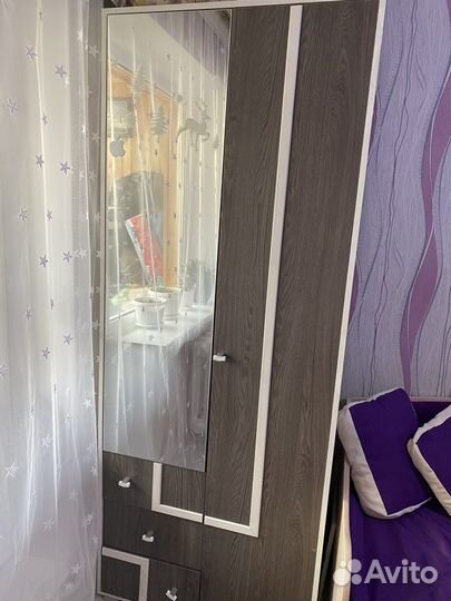 Стол для школьника, шкаф, стойка с полками