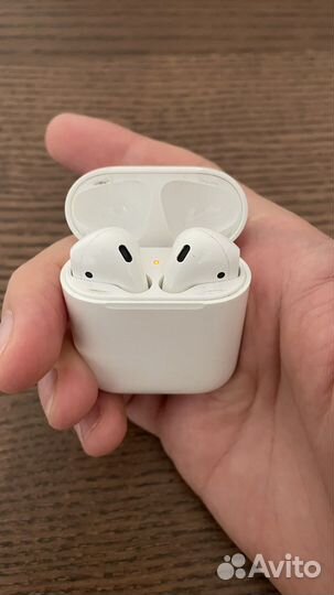 Беспроводные наушники apple airpods 1