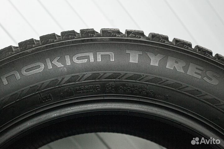 Nokian Tyres Hakkapeliitta 10p SUV 275/50 R20 113