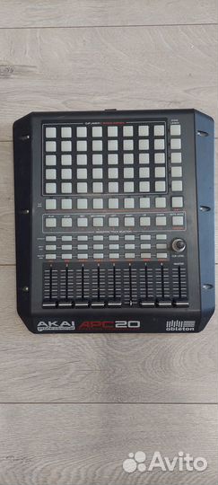 Контроллер Ableton Akai APC 20