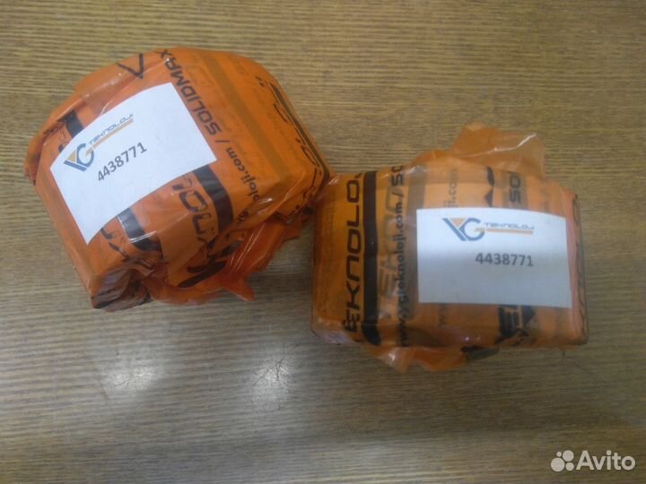 Втулка 4438771