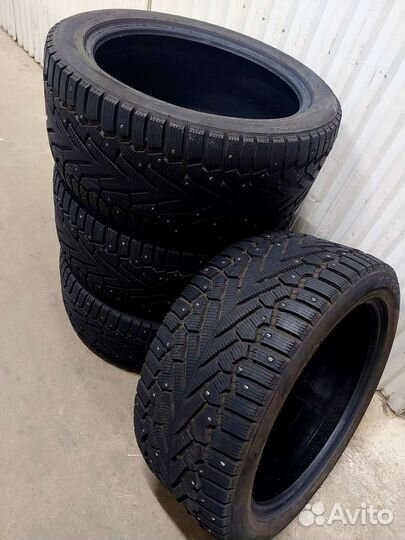 Pirelli Ice Zero 295/40 R21