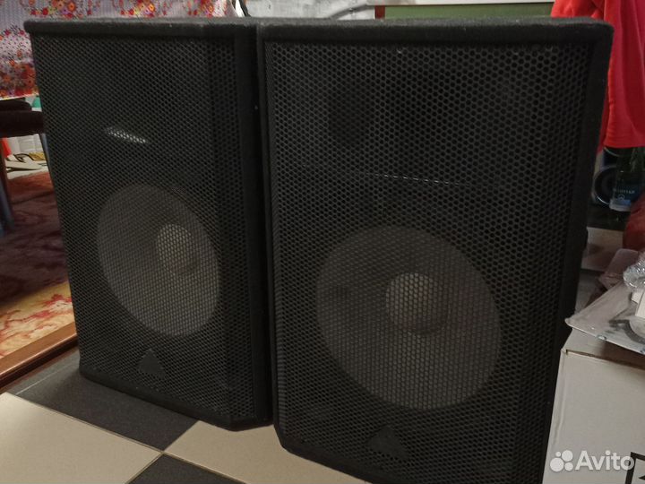Акустические колонки behringer Eurolive VP1520
